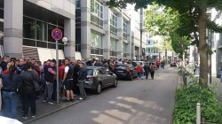 Diaspora s-a mobilizat! 2000 de oameni stau la coadă în Stuttgart să voteze