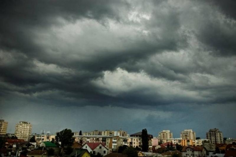 Prognoza meteo sâmbătă, 1 iunie. Meteorologii au emis avertizări de vreme rea