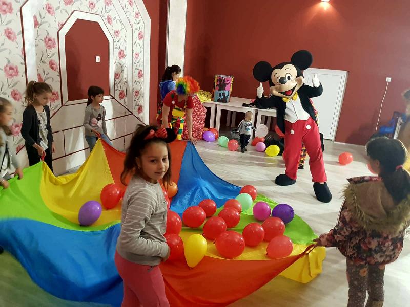 Peste 100 de copii au sărbătorit 1 IUNIE la Căminul Cultural din Mândruloc