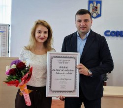 Tânăra artistă Mara Ungurean a primit diploma „Arădeni cu care ne mândrim”

