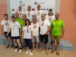 Sportivii arădeni au venit acasă premiați de la Campionatului Național de Înot Masters al României 