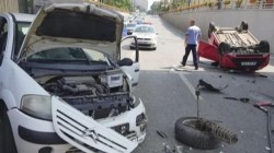 Accident spectaculos, în Timișoara. Video cu mașina răsturnată sub pasaj
