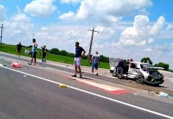 Accident rutier lângă Hanul de la Răscruce. O șoferiță a fost transportată la spital