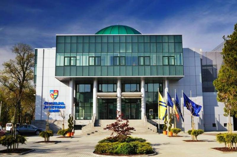 Bani din excedentul Consiliului Judeţean Arad pentru cofinanţarea a trei proiecte transfrontaliere


