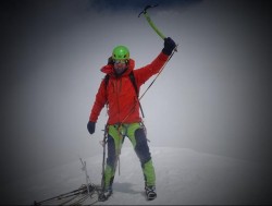 Trupul alpinistului arădean Zsolt Torok a fost coborât de pe munte de salvamontişti sibieni