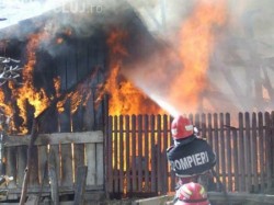 O casă din Gurba a luat foc! Intervin pompierii