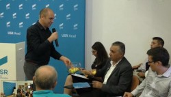 A început comedia – competiţia internă USR pentru Primăria Arad, un delirium tremens de “selectarea colectivă” a perlelor