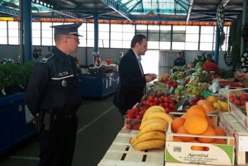 Comercianții de fructe și legume din toată țara sub vizorul inspectorilor. AFLĂ ce verică mai exact