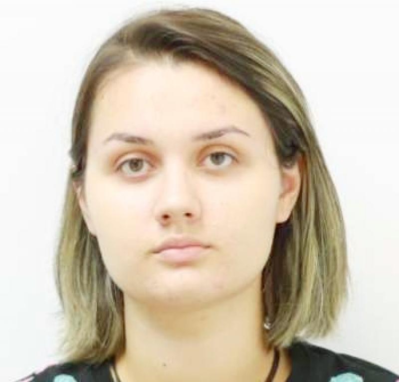 O familie din Arad își caută fiica cu disperare! BENE LORENA este dată DISPĂRUTĂ 