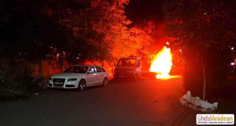 Autoturism de teren INCENDIAT luni noaptea lângă Adora Park