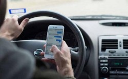 Atenţie şoferi! Schimbări importante în Codul RUTIER! Gata cu sms-urile, live-urile şi filmatul la volan!
