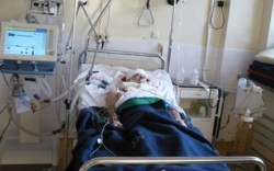 Un arădean a fost arestat după ce și-a băgat iubita în spital