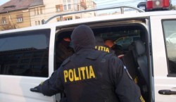 Arestat pentru 30 de zile, că și-a bătut iubita cu ustensilele de bucătărie