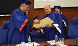 Președintele Uniunii Artiștilor Plastici din România, Doctor Honoris Causa al UAV
