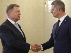 Liderii USR şi PMP îşi îndeamnă susţinătorii şi simpatizanţii să pună ştampila pe Klaus Iohannis în turul 2