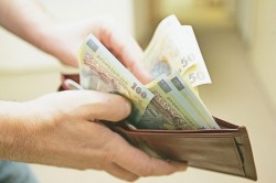 VEȘTI extraordinare ! Guvernul dorește MAJORAREA salariului minim. AFLĂ cu cât se va majora