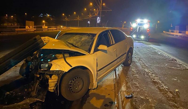 GRAV accident de circulație în noaptea de Revelion, la Reșița. Un polițist este în comă