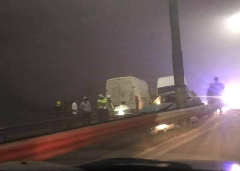 Accident pe podul din Subcetate! Trei autoturisme implicate și cinci victime în prima zi din an