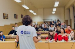 Consiliul Elevilor vrea ca școala să înceapă la 1 septembrie 