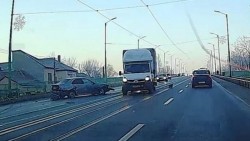 Accident pe podul de la Grădiște. Pe locul lin nu poți face asta decât cu un BMW