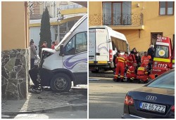 Accident grav în Lipova! Un microbus care transporta 10 persoane a intrat într-o casă!