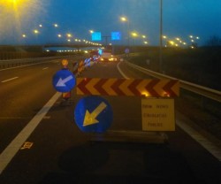 Coborârile de pe autostradă de la Aeroport şi spre Zădăreni blocate de joi seara