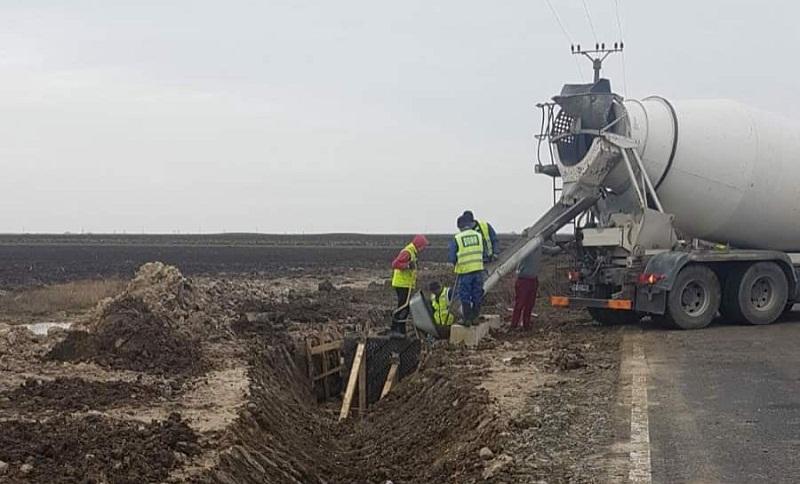 Continuă lucrările la drumurile judeţene