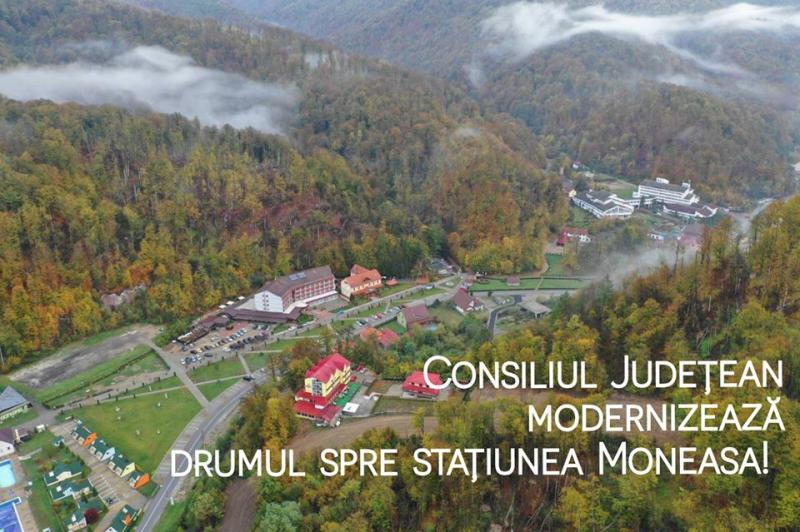 Până la toamnă, drumul Bârsa-Moneasa va avea primul strat de asfalt nou!