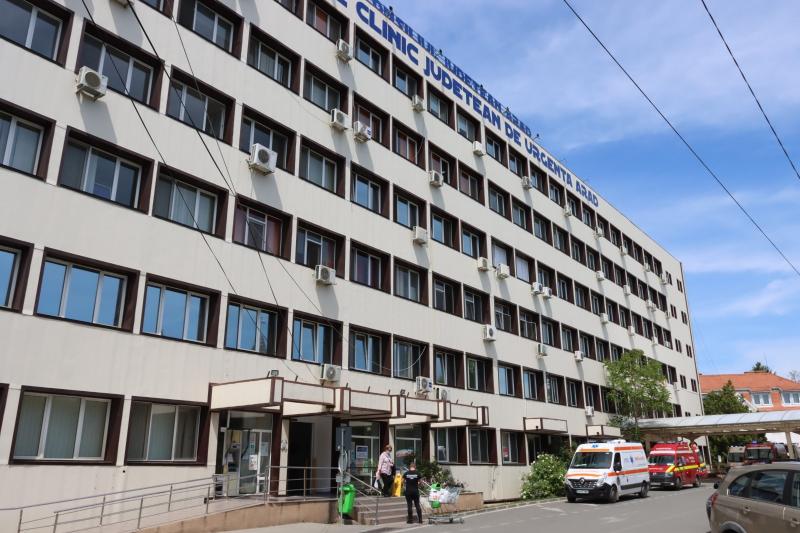 Consultațiile din cadrul Ambulatoriului Spitalului Județean se realizează, în această perioadă, pe baza programărilor telefonice