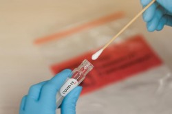 Teste Coronavirus contra cost şi în Arad, pentru plecări în afara ţării într-un centru acreditat 