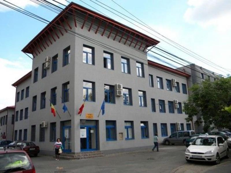 În contextual creşterii numărului de cazuri de Covid 19 în Arad, doar caseriile de la Compania de Apă rămân deschise