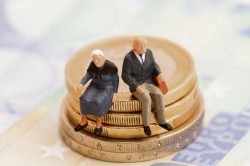 Noi reguli pentru pensionarea la limita de vârstă