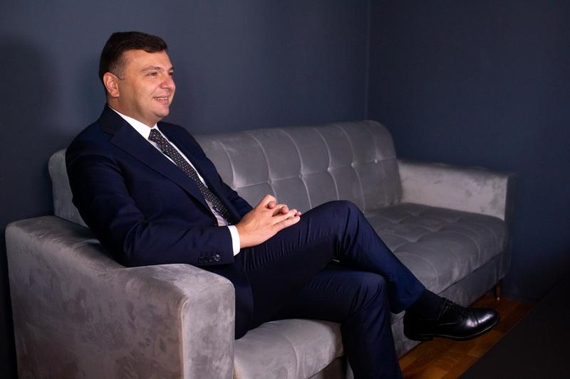 „Aradul are nevoie de Guvern, de Parlament pentru dezvoltare cu mai multă forţă”- Interviu cu Sergiu Bîlcea, preşedintele PNL Municipiul Arad, candidat pentru Camera Deputaţilor(P)
