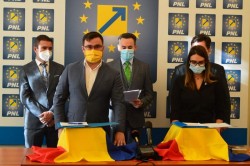 Candidații PNL Arad la parlamentare au semnat un „Angajament” prin care își asumă proiectele Aradului și programul de guvernare al PNL(P)