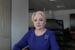 Mugur Isărescu are nevoie de ajutorul Vioricăi Dăncilă pentru a conduce BNR. Dăncilă este noul consilier de strategie al guvernatorului BNR