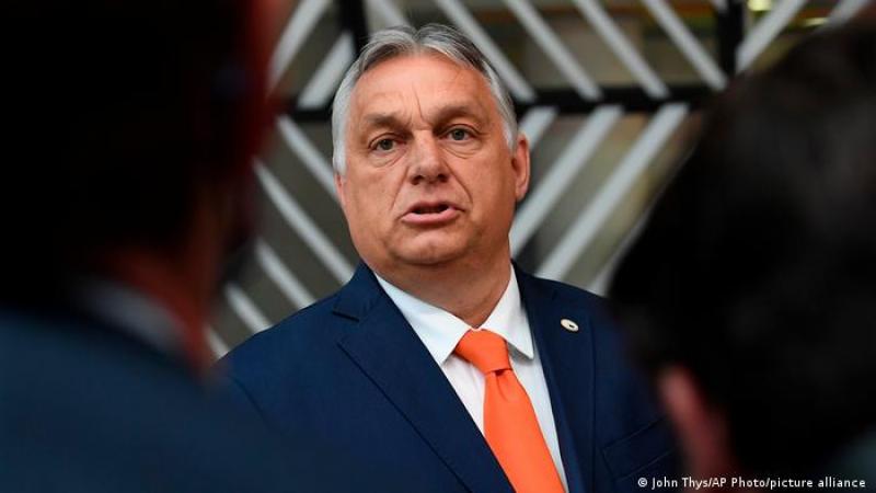 Olanda nu mai vrea Ungaria în Uniunea Europeană. Premierul homosexual luxemburghez, Xavier Bettel, s-a simţit atacat personal. Ungaria este condamnată că a adoptat o lege anti-homosexuali


