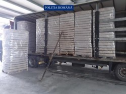 Șoferul fugar al TIR-ul cu țigări de contrabandă care poate avea legătură cu asasinarea lui Ioan Crișan, a fost găsit și arestat