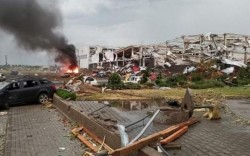 Aradul în așteptarea vijeliei. Tornadă la doar câteva sute de kilometri de Arad, soldată cu morți și răniți. Codul roșu de caniculă s-a transformat în cod portocaliu de vijelie