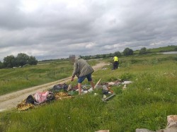 Mai multe zone din oraș salubrizate prin muncă în folosul comunității sub supravegherea Poliției Locale
