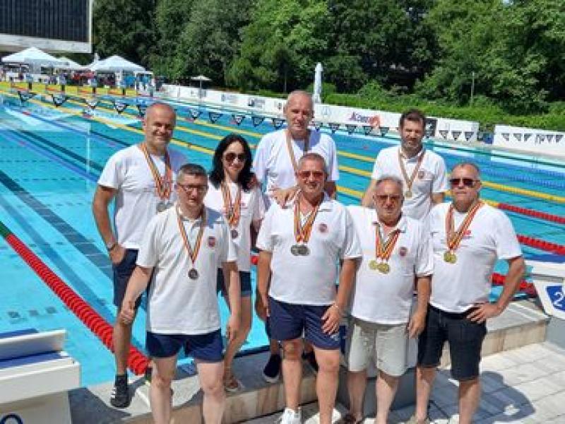 28 de medalii au obținut ”veteranii” de la CSM Arad la Campionatul Național de Înot Masters de la București