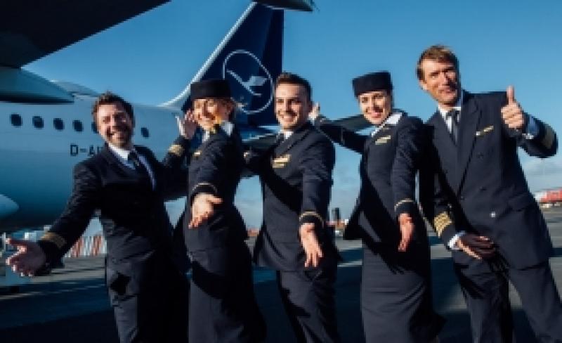 Uluitor, expresia ”doamnelor şi domnilor” dispare din vocabularul Lufthansa pentru a nu-i leza pe pasagerii transgen