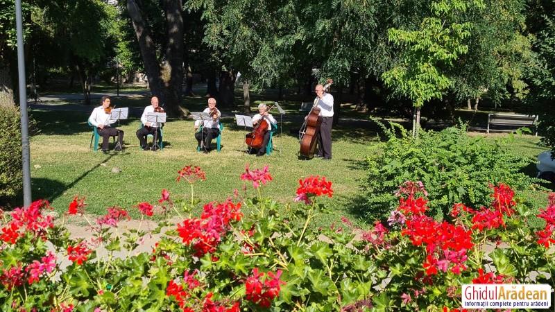 Lăsă-te cucerit de notele muzicale “La Băncuțe”  în Parcul Eminescu