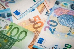 Românii nu mai vor lei. 75% dintre români sunt în favoarea introducerii monedei euro