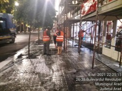 Primăria Municipiului Arad continuă activitatea integrată de spălare cu detergent ecologic profesional a străzilor și trotuarelor din oraș