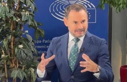 Gheorghe FALCĂ: „Marile investiții din România se realizează prin industria arădeană”