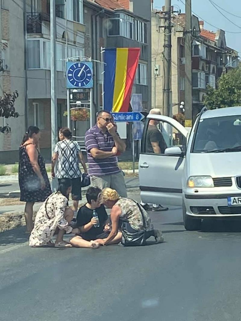 Un copil a fost lovit de o mașină pe trecerea de pietoni în Vladimirescu
