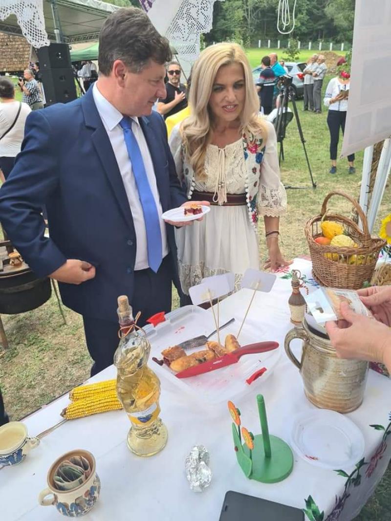 Sărbătoarea Plăcintelor păstrează gustul și tradițiile satului arădean