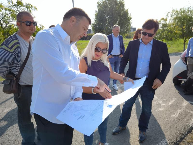 Peste două luni sensul giratoriu de la intrarea în Vladimirescu va fi funcțional. Investiții pentru fluidizarea traficului între Arad și Vladimirescu