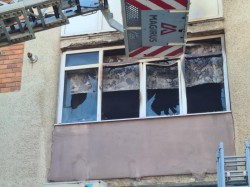 Două incendii au izbucnit simultan în Arad. Ambele au fost lichidate. Nu au fost victime

