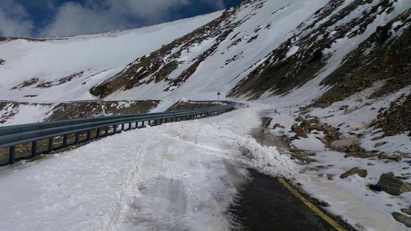 Din cauza vremii nefavorabile, circulația a fost închisă pe Transalpina